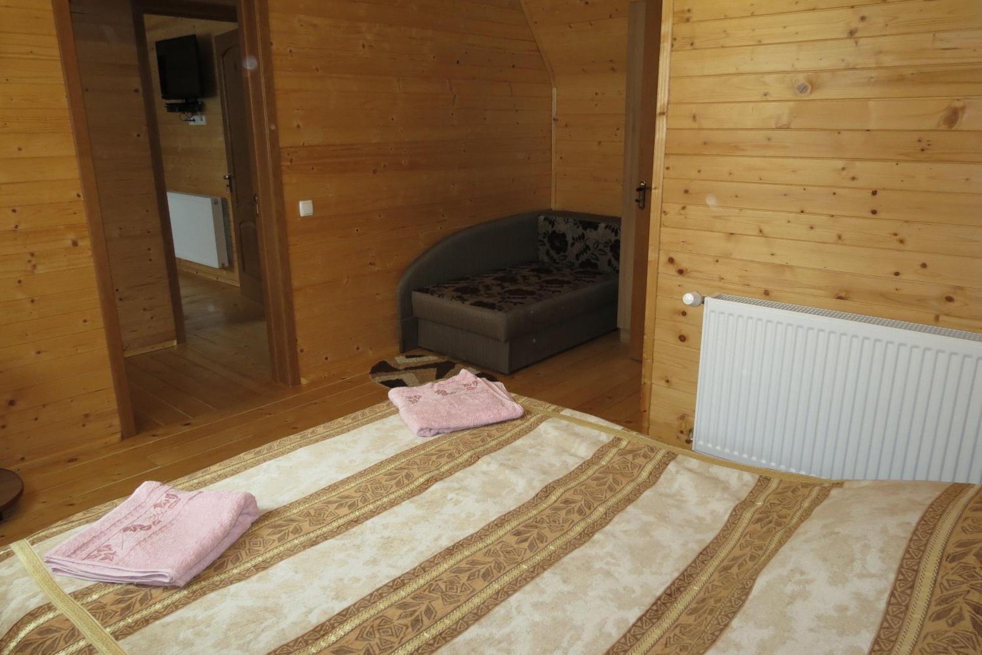 טטאריב Bilyy Kamin Guest House חדר תמונה