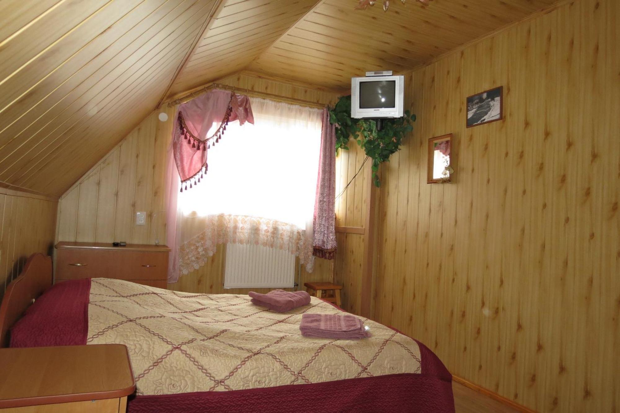 טטאריב Bilyy Kamin Guest House חדר תמונה