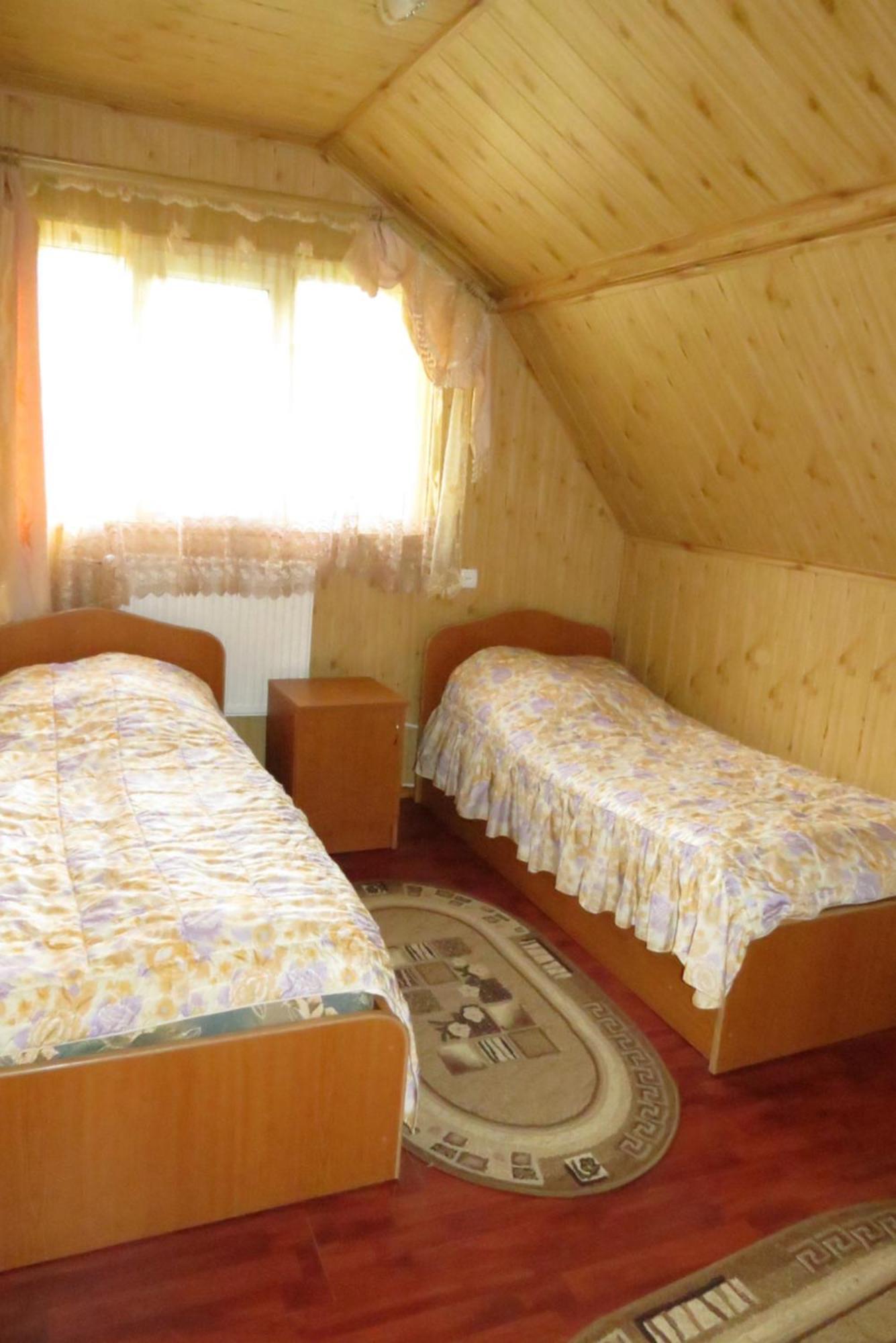 טטאריב Bilyy Kamin Guest House חדר תמונה