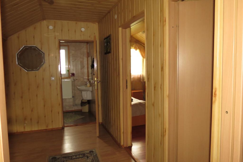 טטאריב Bilyy Kamin Guest House מראה חיצוני תמונה