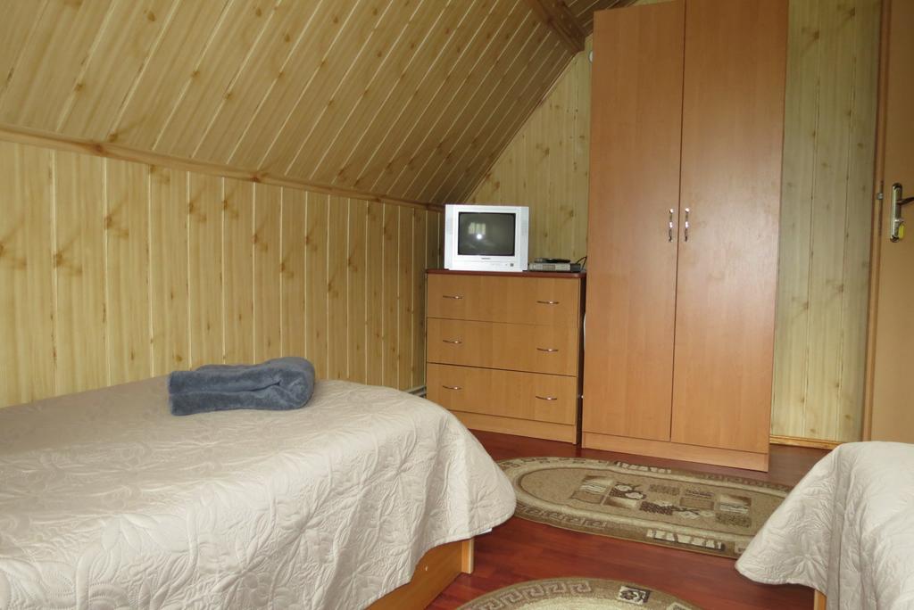 טטאריב Bilyy Kamin Guest House מראה חיצוני תמונה