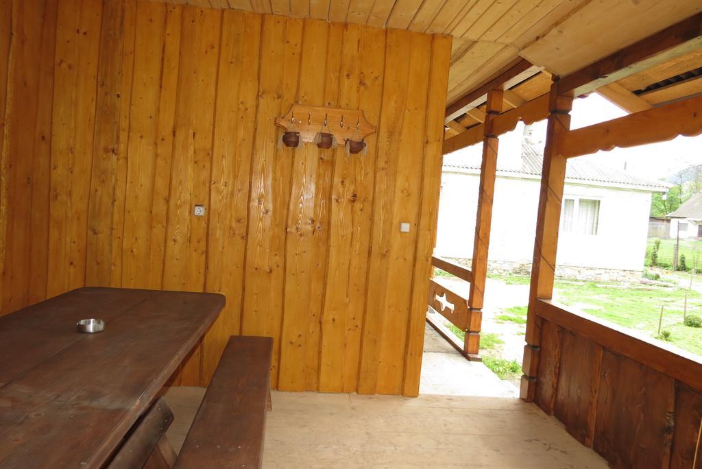 טטאריב Bilyy Kamin Guest House מראה חיצוני תמונה