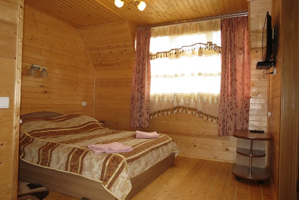 טטאריב Bilyy Kamin Guest House חדר תמונה