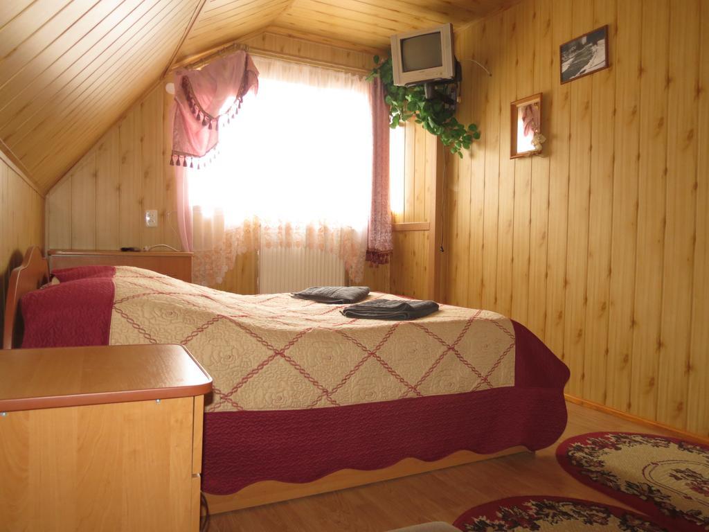 טטאריב Bilyy Kamin Guest House מראה חיצוני תמונה
