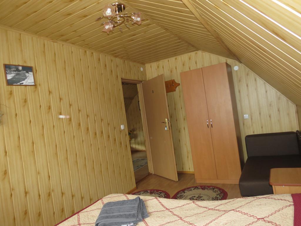 טטאריב Bilyy Kamin Guest House מראה חיצוני תמונה