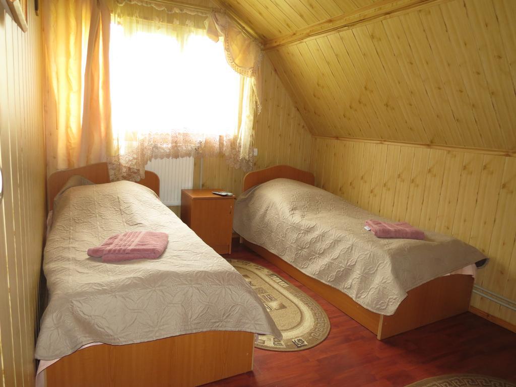 טטאריב Bilyy Kamin Guest House מראה חיצוני תמונה