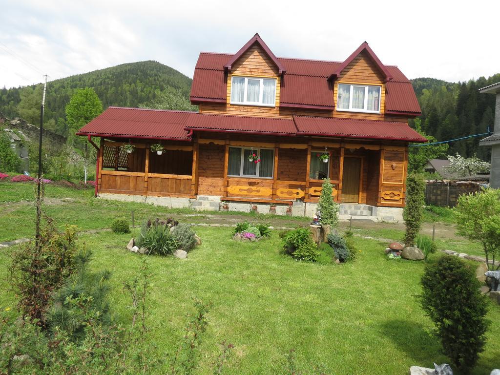 טטאריב Bilyy Kamin Guest House מראה חיצוני תמונה
