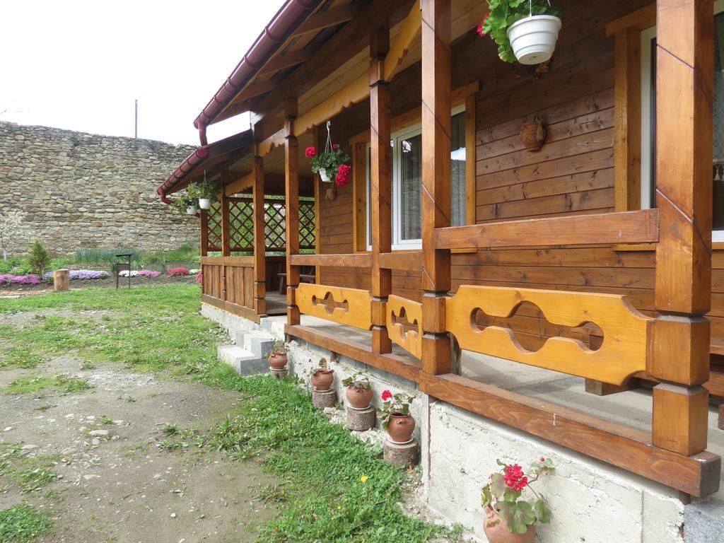 טטאריב Bilyy Kamin Guest House מראה חיצוני תמונה