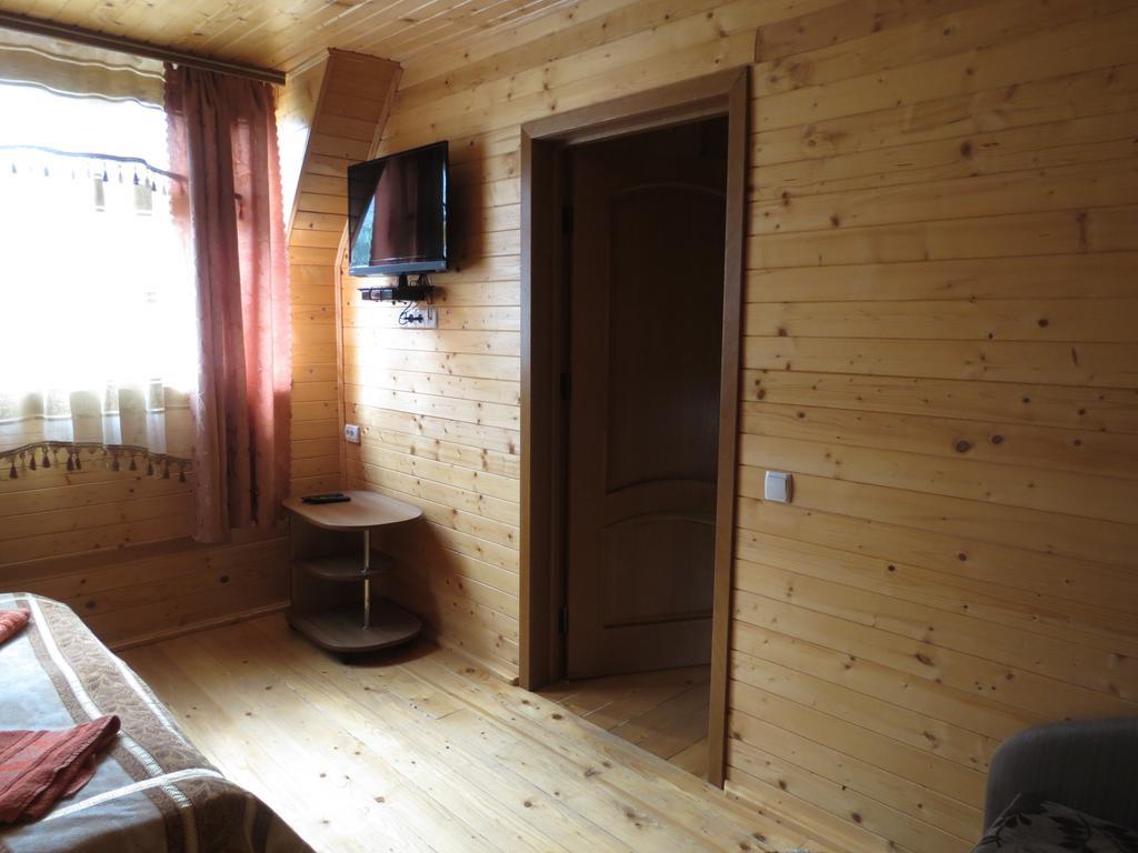 טטאריב Bilyy Kamin Guest House מראה חיצוני תמונה