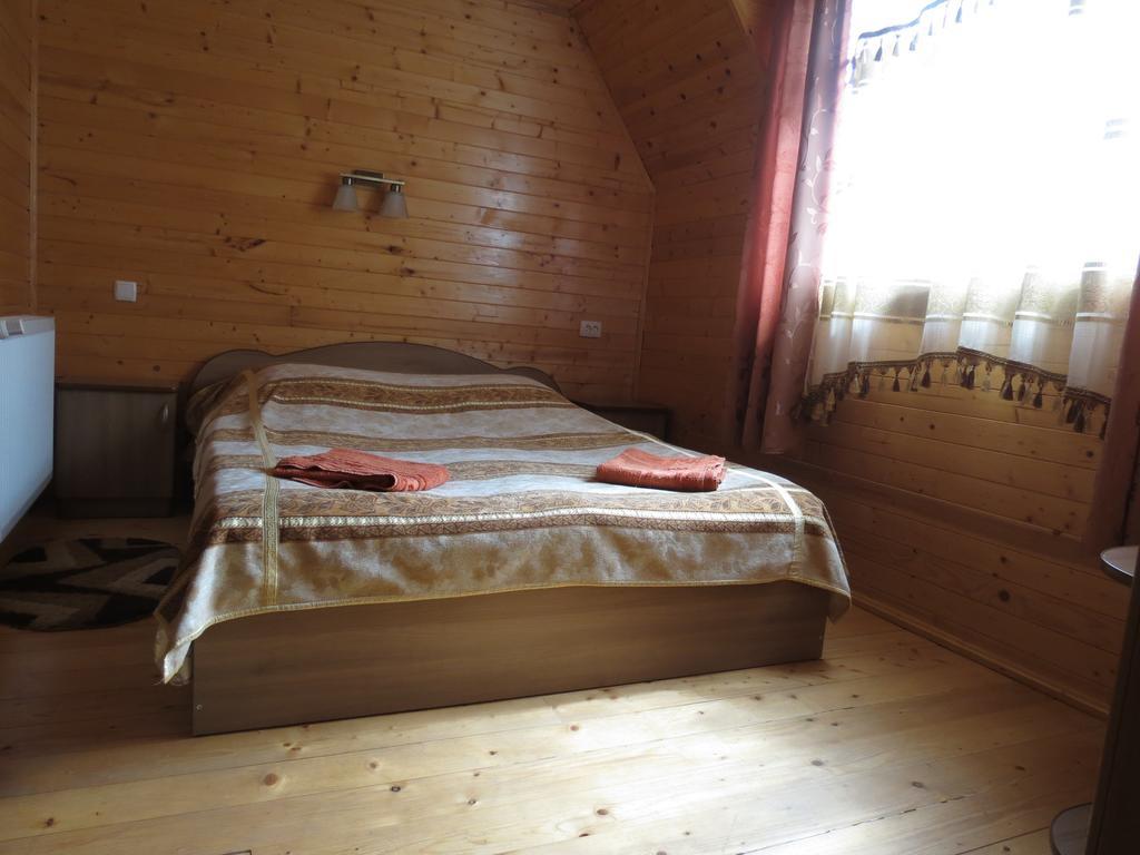טטאריב Bilyy Kamin Guest House מראה חיצוני תמונה