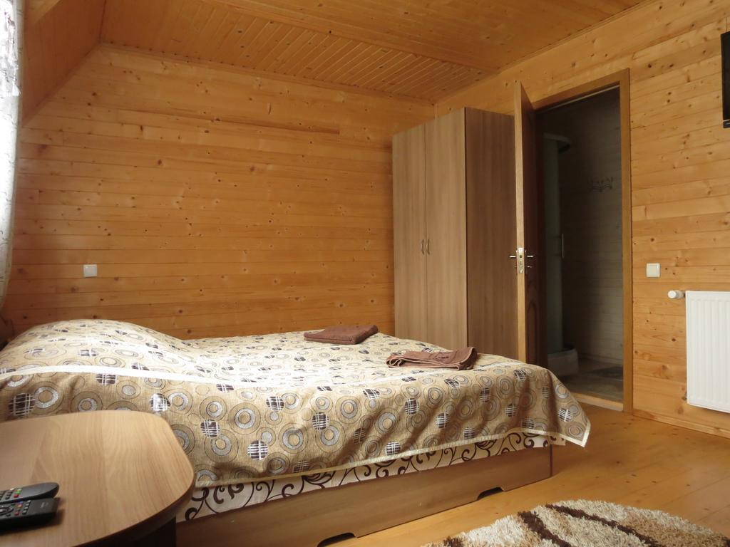 טטאריב Bilyy Kamin Guest House מראה חיצוני תמונה