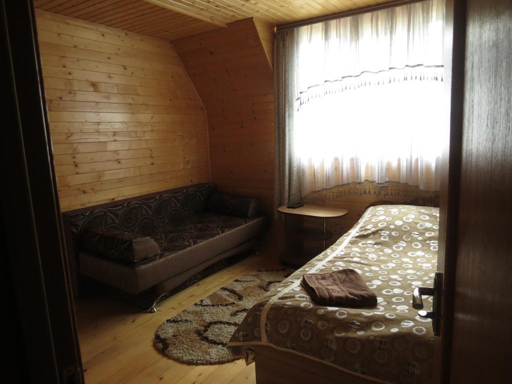 טטאריב Bilyy Kamin Guest House מראה חיצוני תמונה