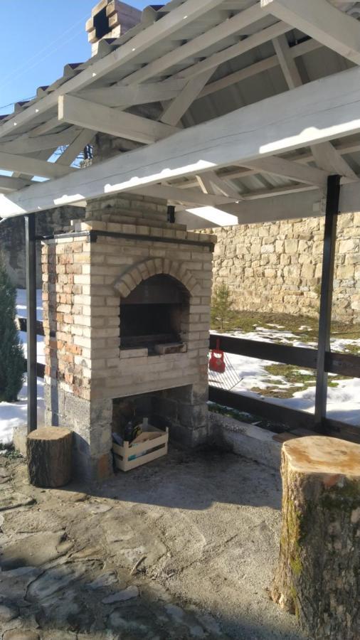טטאריב Bilyy Kamin Guest House מראה חיצוני תמונה